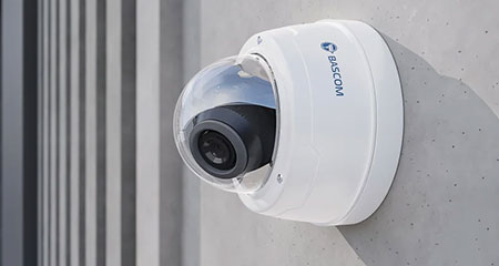 Überwachungskamera zur Videoüberwachung eines Gebäudes
